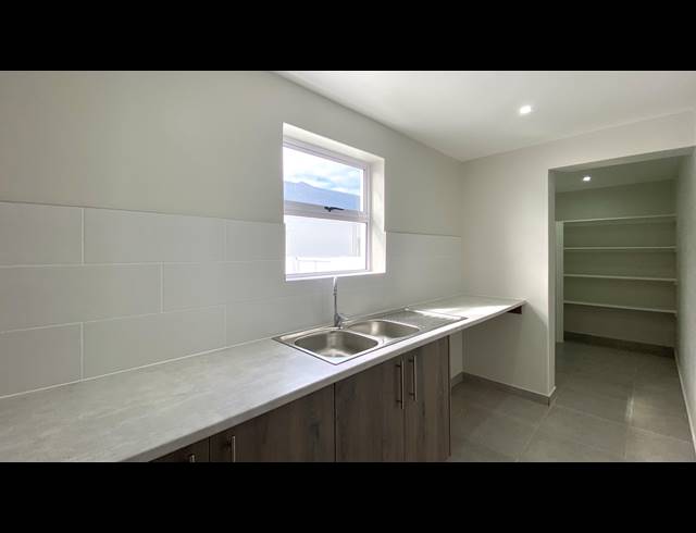 3 BEDROOM HOUSE FOR SALE IN BRITANNIA BEACH ESTATE